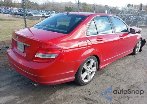 2010 Mercedes-Benz C 300 Luxury/Sport из США, поврежденный, VIN WDDGF5EB8AR086746